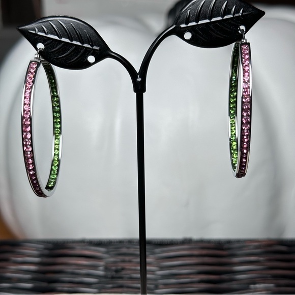 Elegant Pink and Green Hoop Earrings - Picture 2 of 3